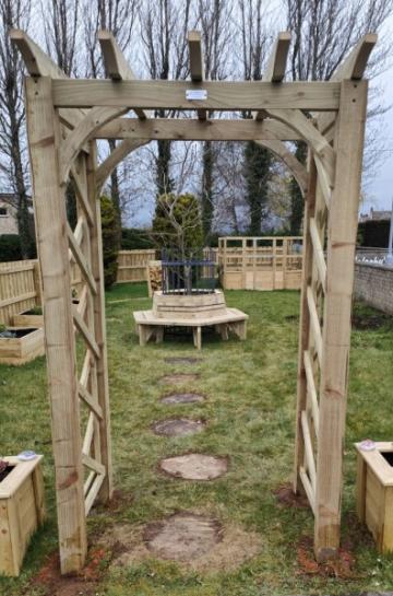 Rose arch & seat round tree