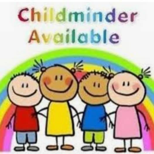 😀Childminder available